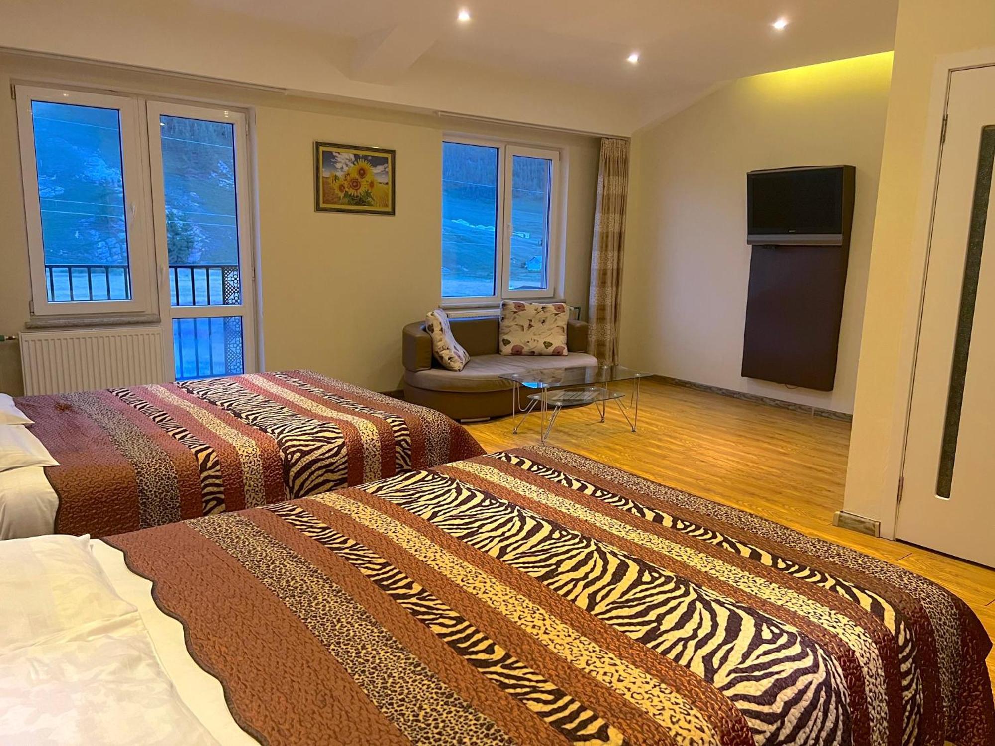 Takhi Resort Terelj Yoliin Hural Bagian luar foto